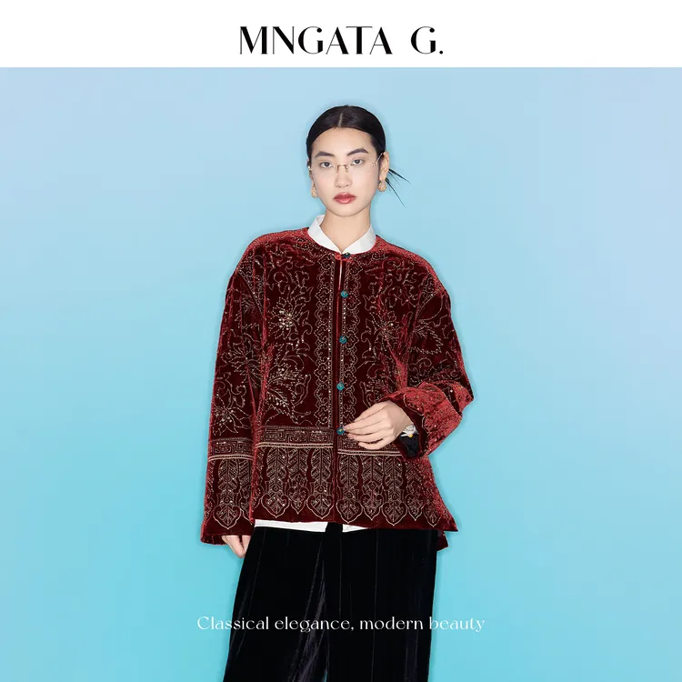 MNGATA G.宫小妍【刺绣·赤霞】新中式国风丝绒加棉新年外套5082459