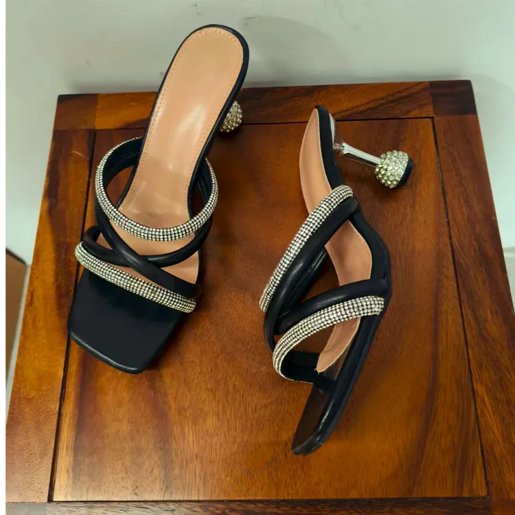 耐磨高跟高质感穿搭水钻一字拖低跟罗马风修面皮女士