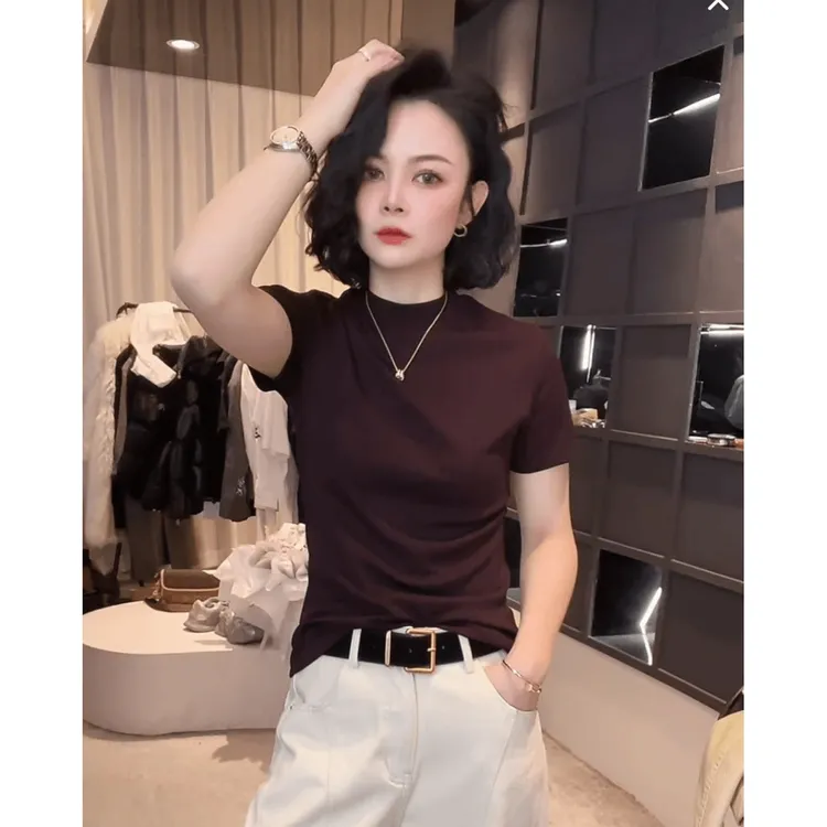 《姚家优麦汇》Y早春款圆领设计感时尚百搭短袖显瘦上衣款女3