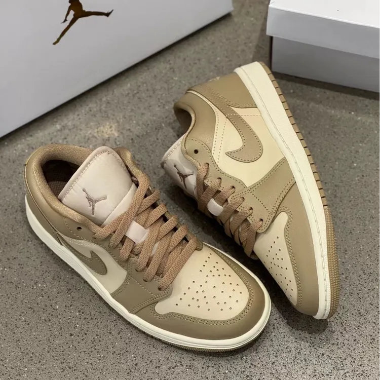 Air Jordan 1 男女同款低帮米色低帮休闲板鞋运动篮球鞋官方正品