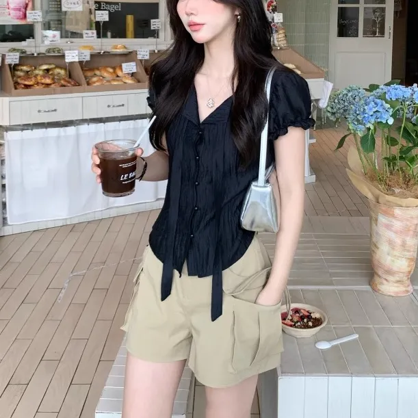 2025夏季款黑色v领泡泡袖显瘦系带衬衫复古百搭气质收腰上衣女