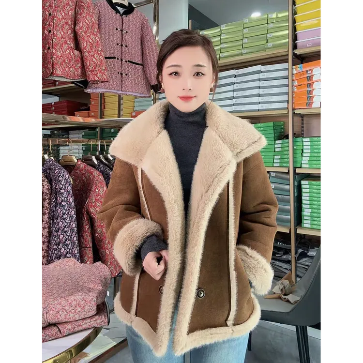 双排扣休闲风宽松型翻驳领短外套外套皮毛一体短款时尚加厚