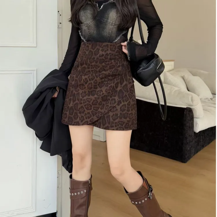 辣妹性感豹纹修身褶皱显瘦半身裙女秋冬季高腰A字防走光包臀短裙