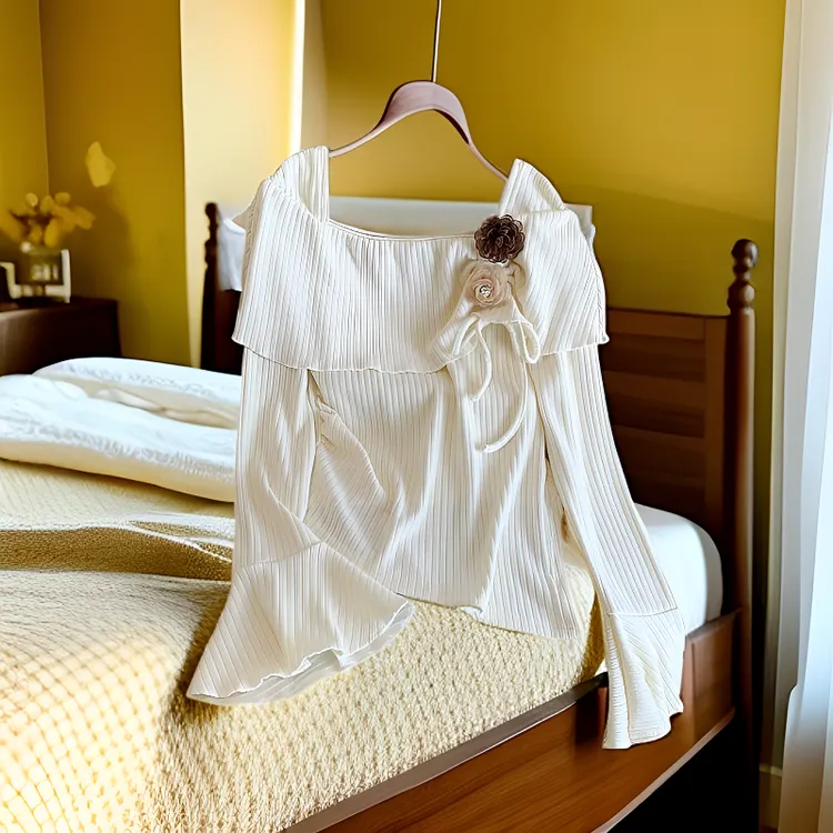 冬季时尚新款纯欲风纯色方领立体花朵修身褶皱设计小个子精致上衣