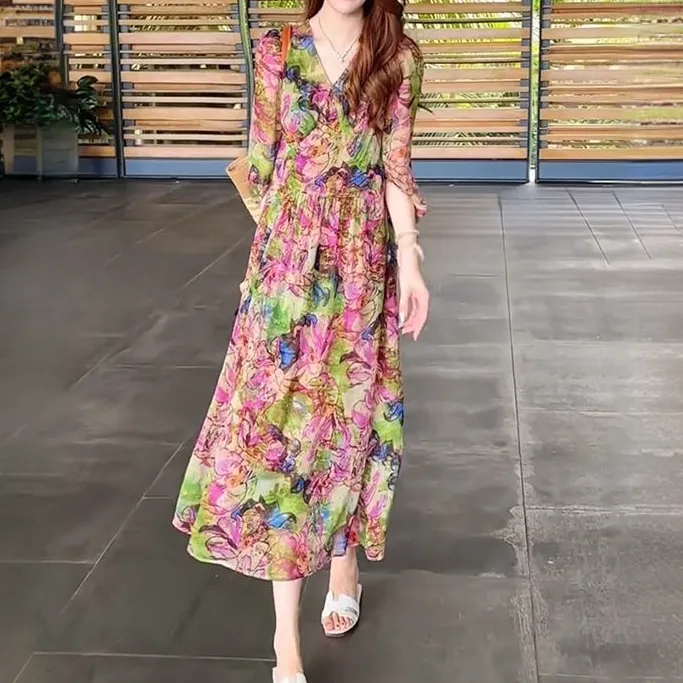 8662 轻奢大牌减龄碎花连衣裙2025夏季新款宽松显瘦超仙度假长裙