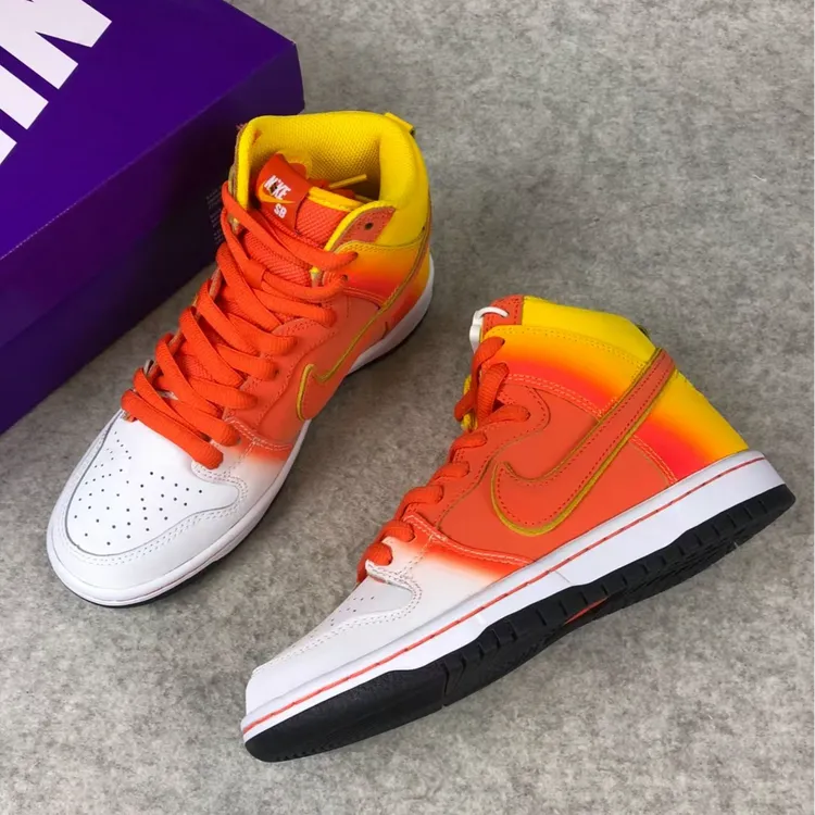 Nike Dunk SB Low 万圣节 高帮 板鞋 男女同款 黄橙白 FN5107-700