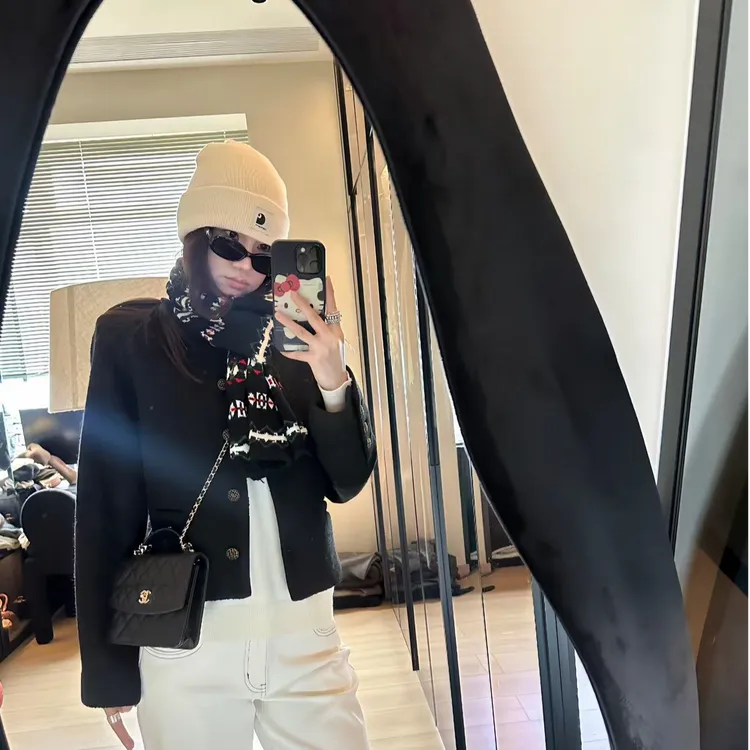 LA  黑色 小香 短外套 25819