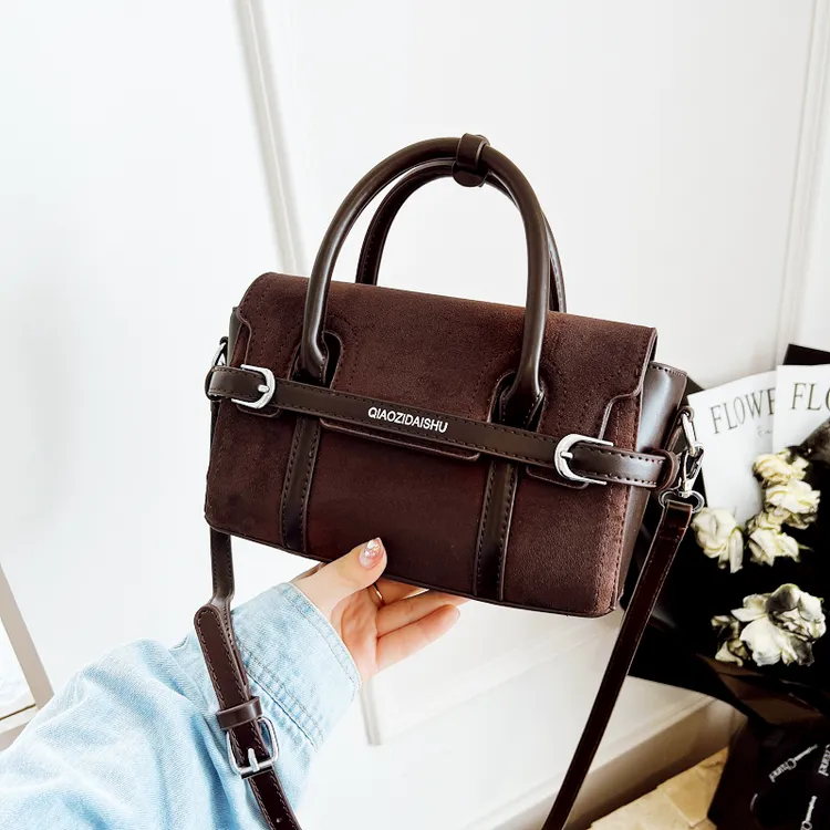 韩系小众手提包包女2025新款冬季时尚百搭斜挎广州十三行斜挎包