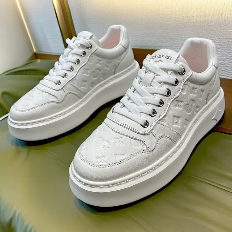 男士舒适板鞋厚底休闲风秋季秋冬百搭高帮纯色透气休闲皮鞋中跟