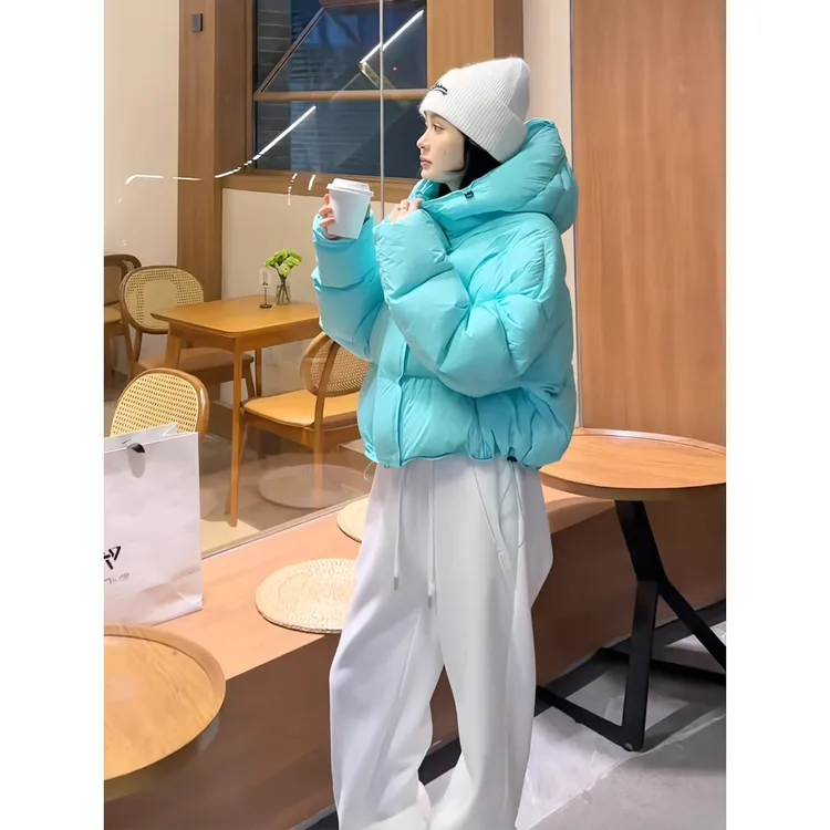 C冬季欧货高级感湖蓝色短款连帽加厚面包棉服外套女新款