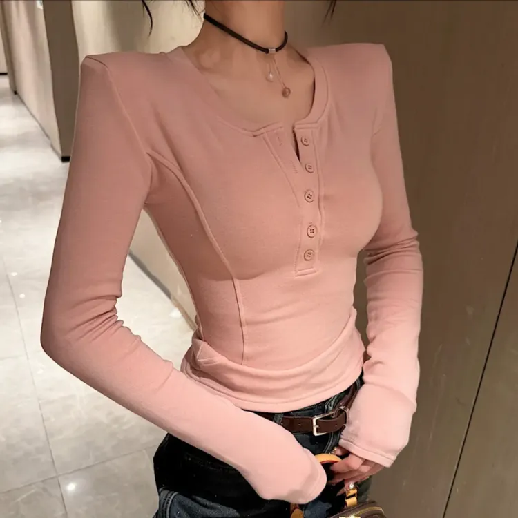 2025秋冬新款时尚设计感鱼骨线立体感拼接纽扣显瘦加绒上衣