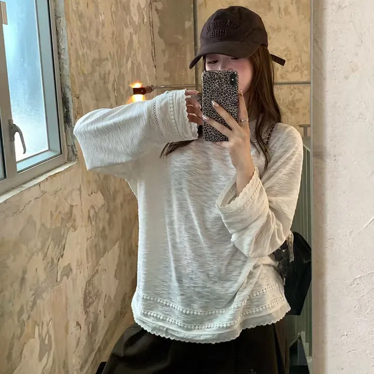 2025秋季宽松简约休闲百搭纯色圆领下摆拼接花边长袖T恤打底上衣