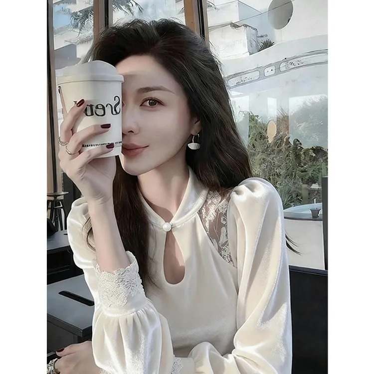法式白色立领丝绒衬衫女款秋季新款蕾丝拼接镂空气质名媛内搭衬衣