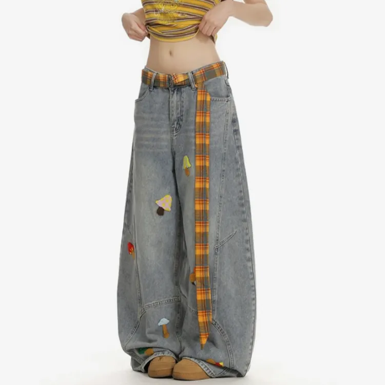 秋季新款美式复古卡通毛巾刺绣牛仔裤女设计感高腰宽松阔腿弯刀裤