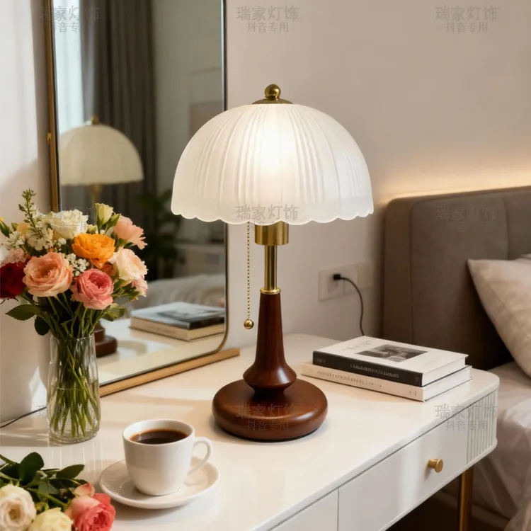 新款主卧复古台灯客卧室床头灯中古高级实木欧美法式简约轻奢拉链