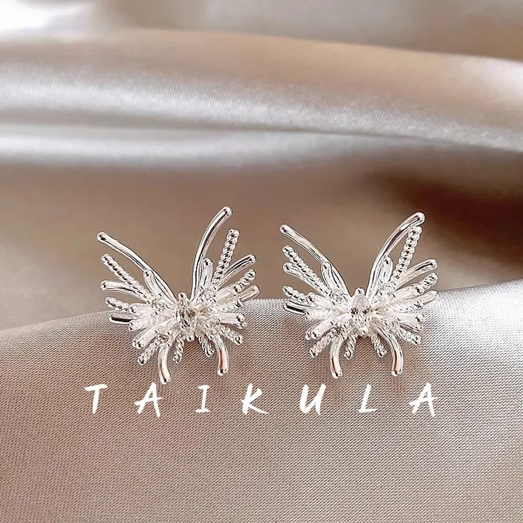 银色微镶立体蝴蝶耳钉女轻奢高级感耳环2025新款爆款时尚气质耳饰