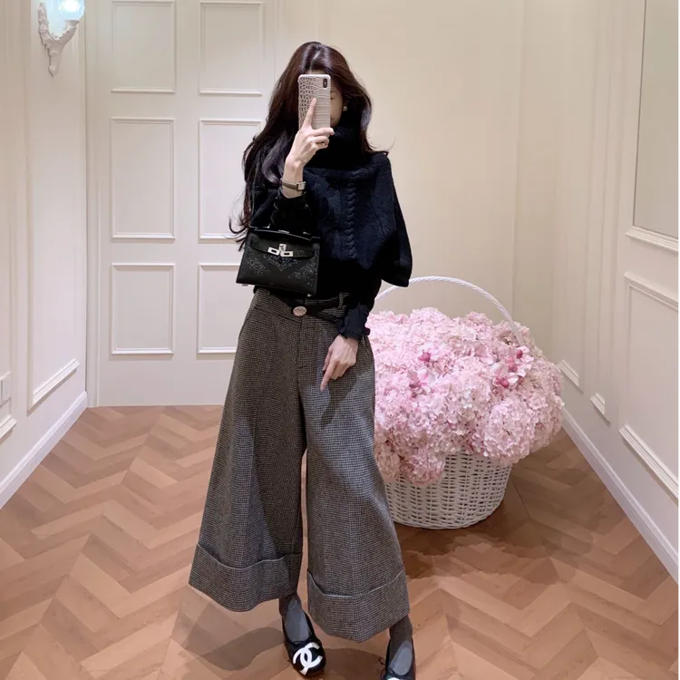 高级感复古麻花针织斗篷上衣设计感毛衣女秋季新款格子阔腿裤套装