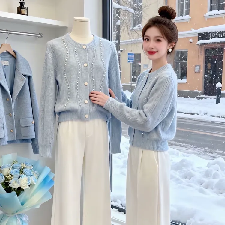 法式小香风软糯毛衣外套女秋冬新款温柔甜美减龄钉珠针织开衫上衣