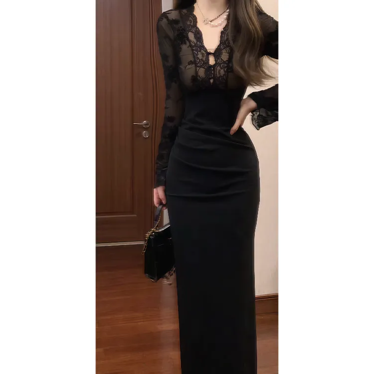 风情万种V领蕾丝拼黑色连衣裙设计感包臀修身小黑裙气质长裙9810