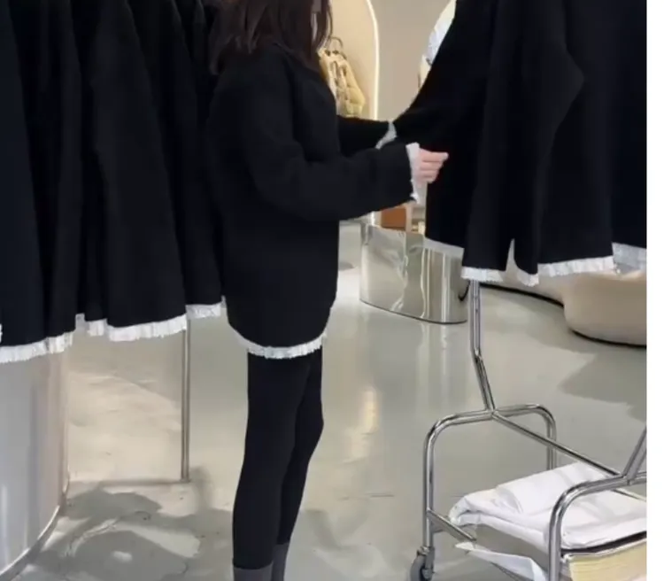 2024冬季新款时尚女装网红靓丽潮流气质洋气中长款上衣女cy9