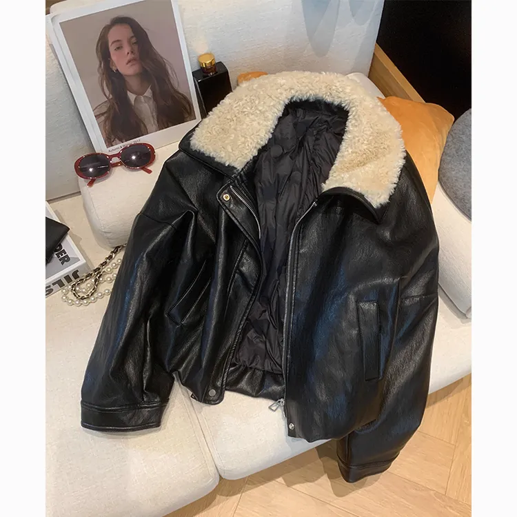 拉夏贝尔羊羔毛拼接大翻领加厚皮衣外套女2025秋冬潮舒适夹克上衣