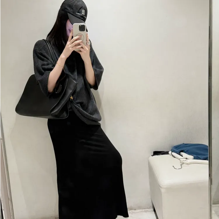 韩系设计感中袖t恤女2025夏季洋气慵懒风宽松黑色半身裙两件套装