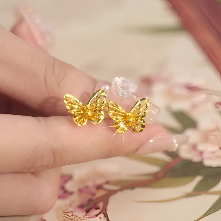 铜合金耳饰 镂空蝴蝶耳钉女精致小巧高级感气质百搭金色耳环新款商品图