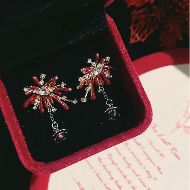 卡柒 铜合金耳饰 爆闪酒红色烟火星球耳环轻奢小众高级感新年耳饰