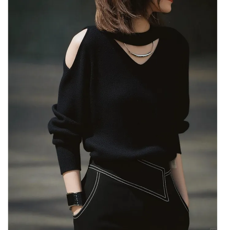 独特漂亮的黑色镂空长袖针织衫女早秋设计感绝美巨好看的露肩上衣