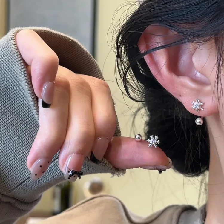 H655 两戴雪花耳钉小众简约精致