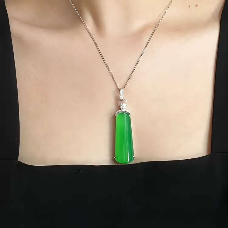 CHEN XI【晨玺】 轻奢时尚女款老料高冰 玉髓无镶嵌无事牌吊坠项链