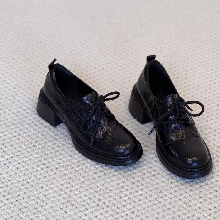 2025新款英伦复古软皮圆头系带乐福鞋通勤百搭粗跟小皮鞋女单鞋女