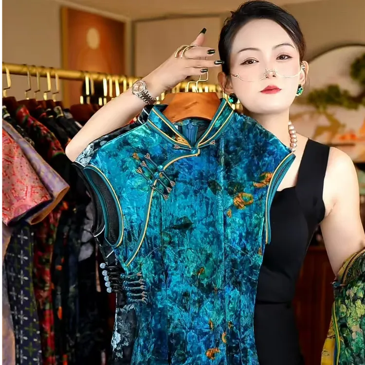 旷美旗韵中国风复古港风日常变色旗袍气质时尚复古显瘦绿色中长款