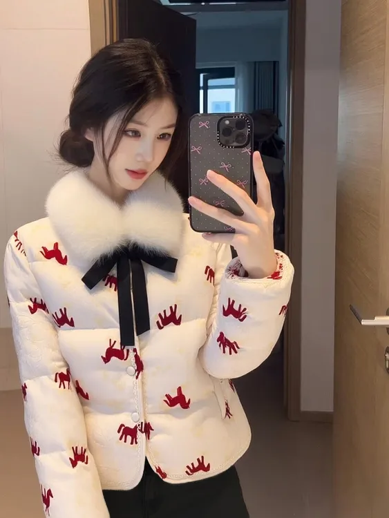 新中式新年氛围感千金风设计感高级感米白色毛领棉服外套女冬季