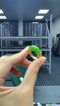 18K金镶嵌戒指和田玉1