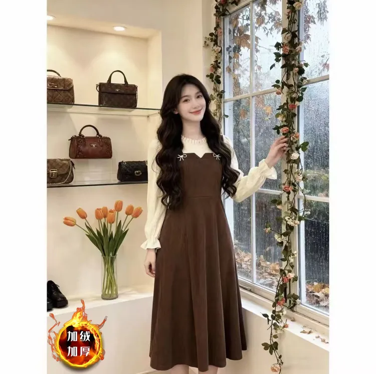 灯芯绒拼接假两件背带连衣裙女秋冬2025新款小香风气质显瘦长裙