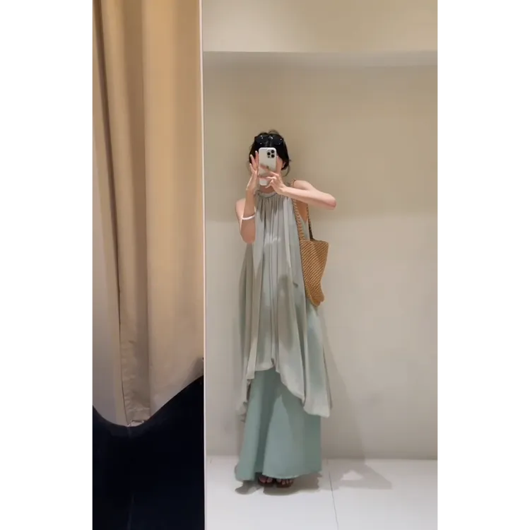 MARIE.COCO新中式国风无袖挂脖连衣裙高级感海边拍照绝美度假长裙