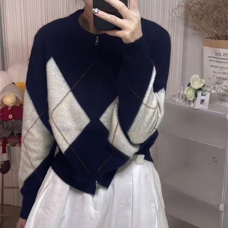 厚实柔软圆领菱形拼色绵羊毛女长袖毛衣针织开衫外套时尚显瘦拉链