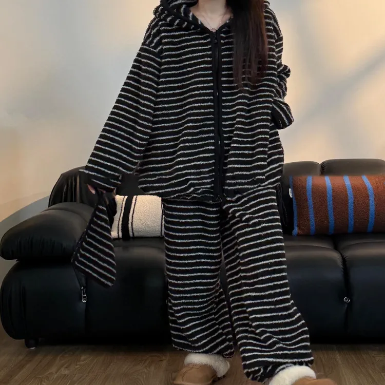 ins简约黑白条纹珊瑚绒睡衣冬季女款大码加绒加厚家居服套装秋冬