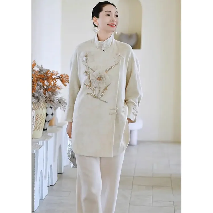 2025秋季新款新中式国风百搭显瘦中长款气质立体花朵立领外套潮