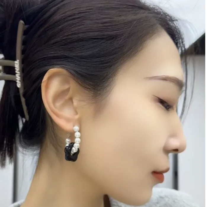 铜合金仿珍珠耳饰 两戴法式复古耳圈气质小众高级感简约耳饰