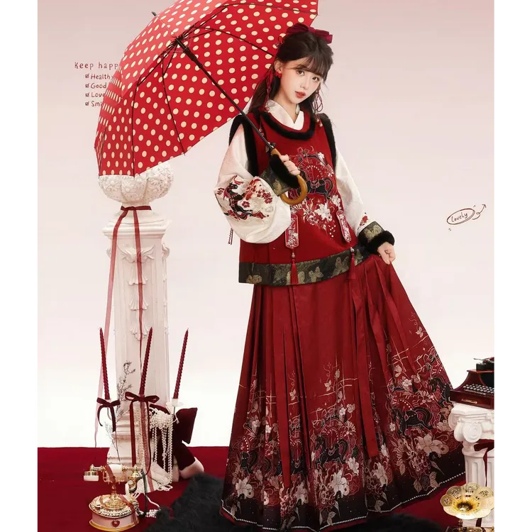 荟萃阁原创【马踏花枝】汉服女新款拜年服马面裙冬季日常通勤套装