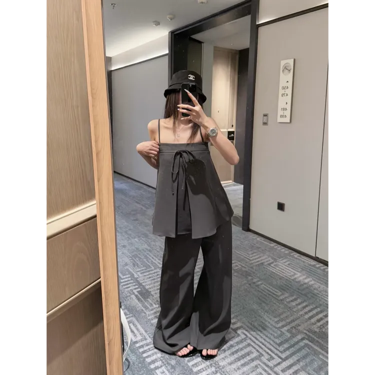 搭配一整套高级灰西装绑带吊带背心+直筒休闲裤长裤休闲两件套女