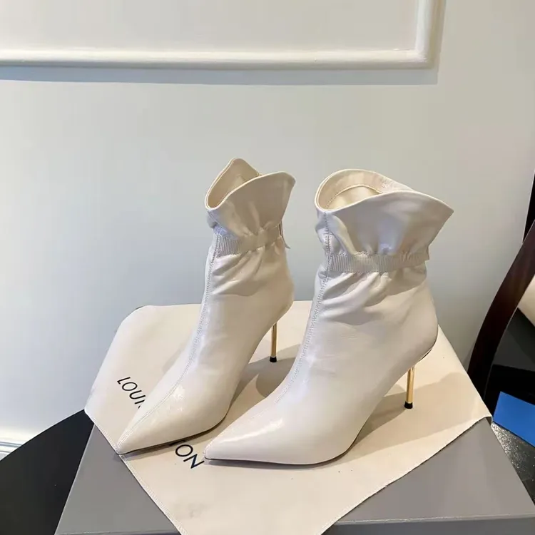 法式尖头洋气加绒褶皱气质细跟短靴  2520