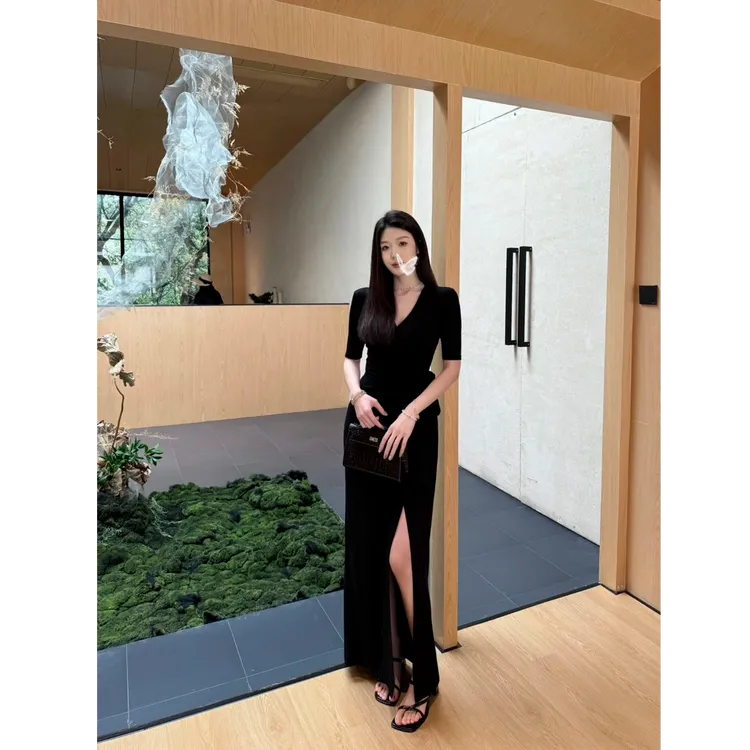 优秀的金蘑菇 短袖V领腰部绑带款显瘦遮肚子气质百搭韩系连衣长裙