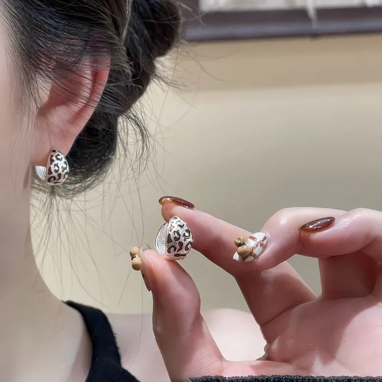 铜合金耳饰 银色豹纹耳扣轻奢小众小巧法式复古百搭冷淡风ins耳环
