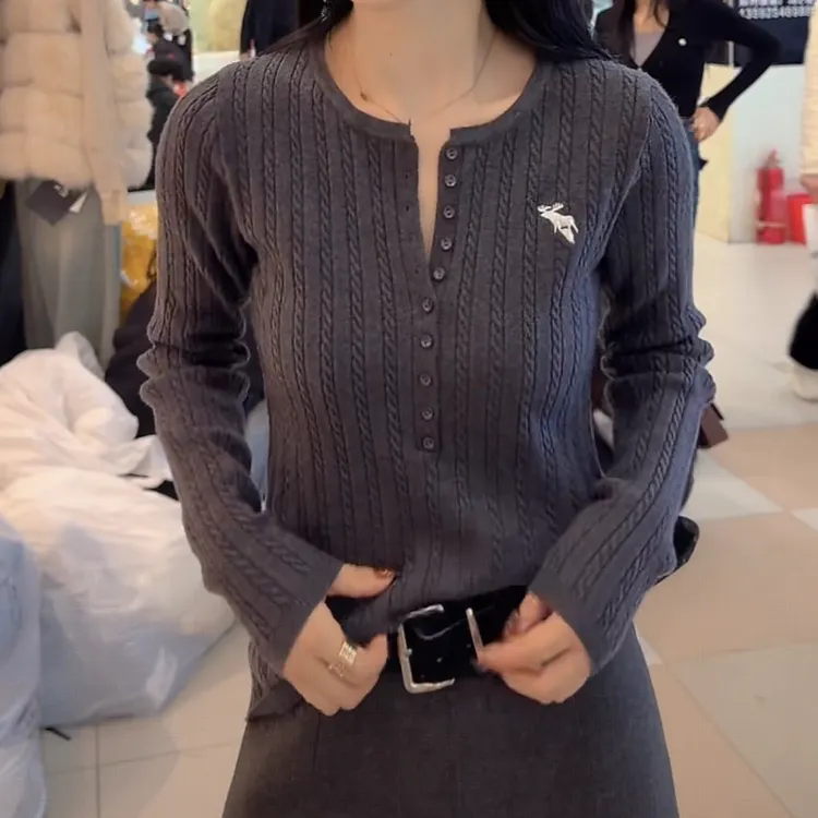 网红单排扣竖纹小马长袖毛衣秋冬2025新款时尚百搭休闲套头针织衫