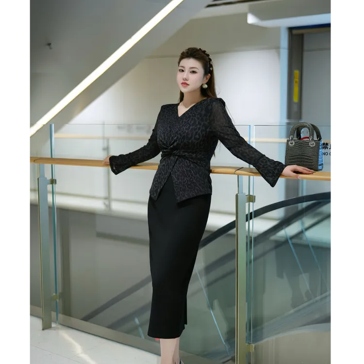 XYD71372/XYD71348性感豹纹时髦收腰上衣直筒半裙显瘦大码女装