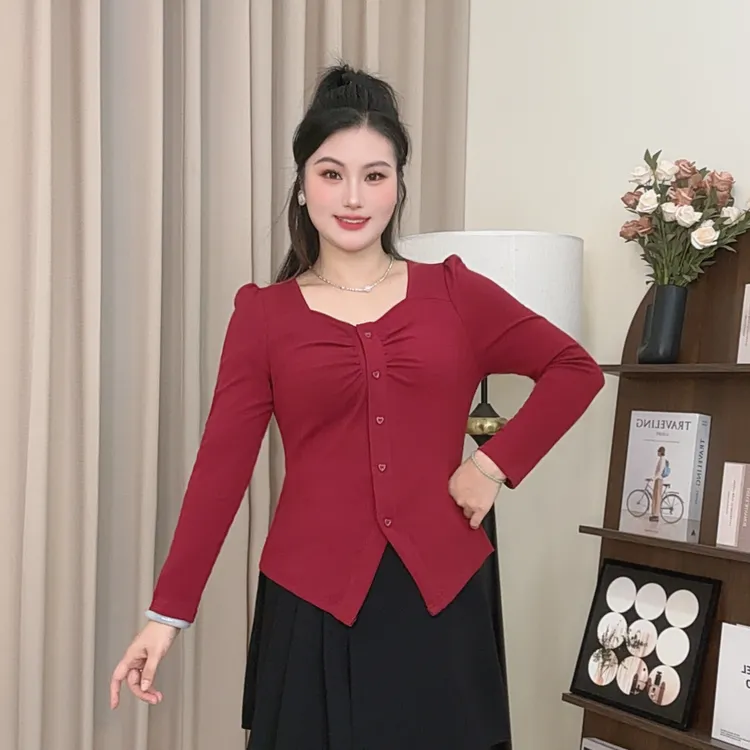 2025大码法式方领褶皱长袖T恤女设计感收腰显瘦打底衫上