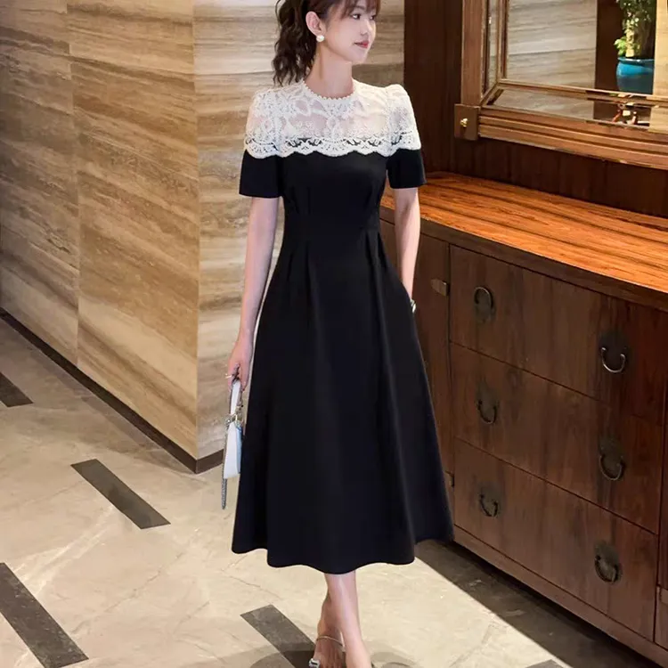 X1551气质休闲连衣裙女夏季2025新款洋气蕾丝拼接中长款黑色裙子